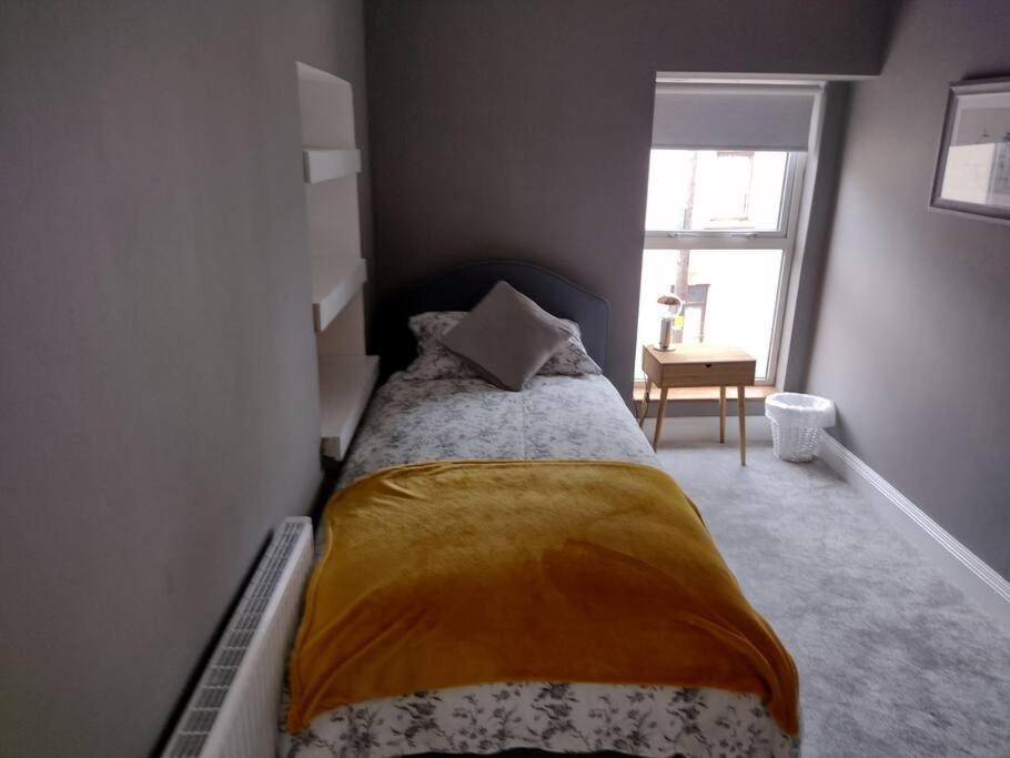White Birds Townhouse In Sligo Town Center Apartment Exterior photo